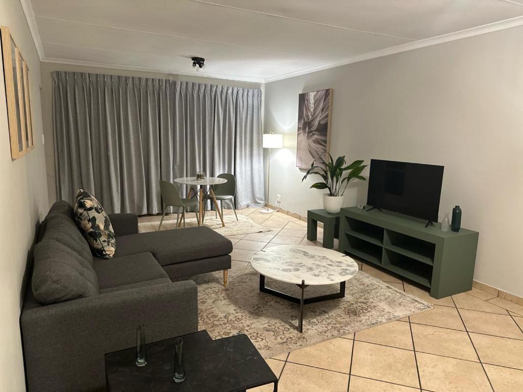 Bm Gardens Aparthotel Edenvale Exterior photo