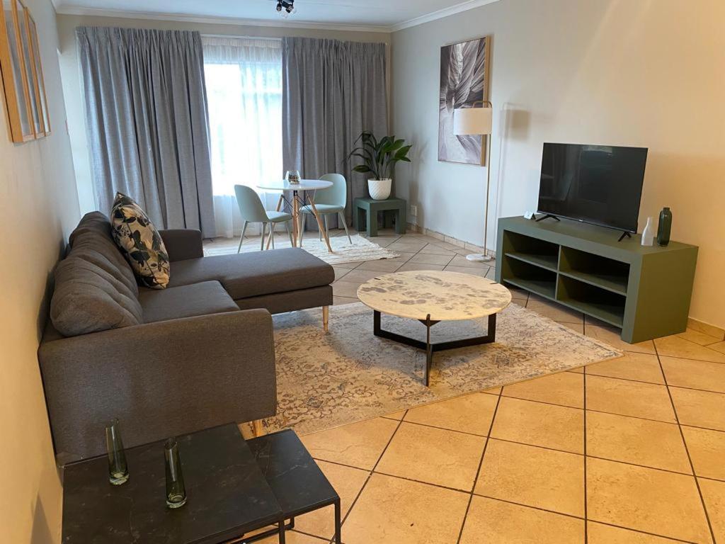 Bm Gardens Aparthotel Edenvale Exterior photo